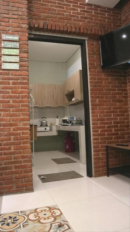 Sabi Guest House - Strategic Family -Married Couples Only- Hostel In Prawirotaman Γιογκιακάρτα Εξωτερικό φωτογραφία