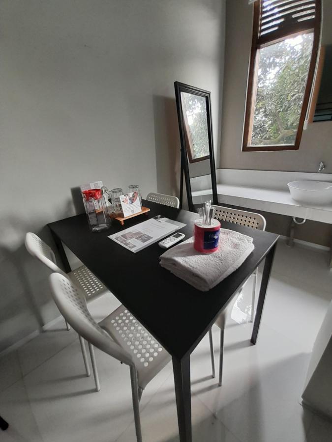 Sabi Guest House - Strategic Family -Married Couples Only- Hostel In Prawirotaman Γιογκιακάρτα Εξωτερικό φωτογραφία
