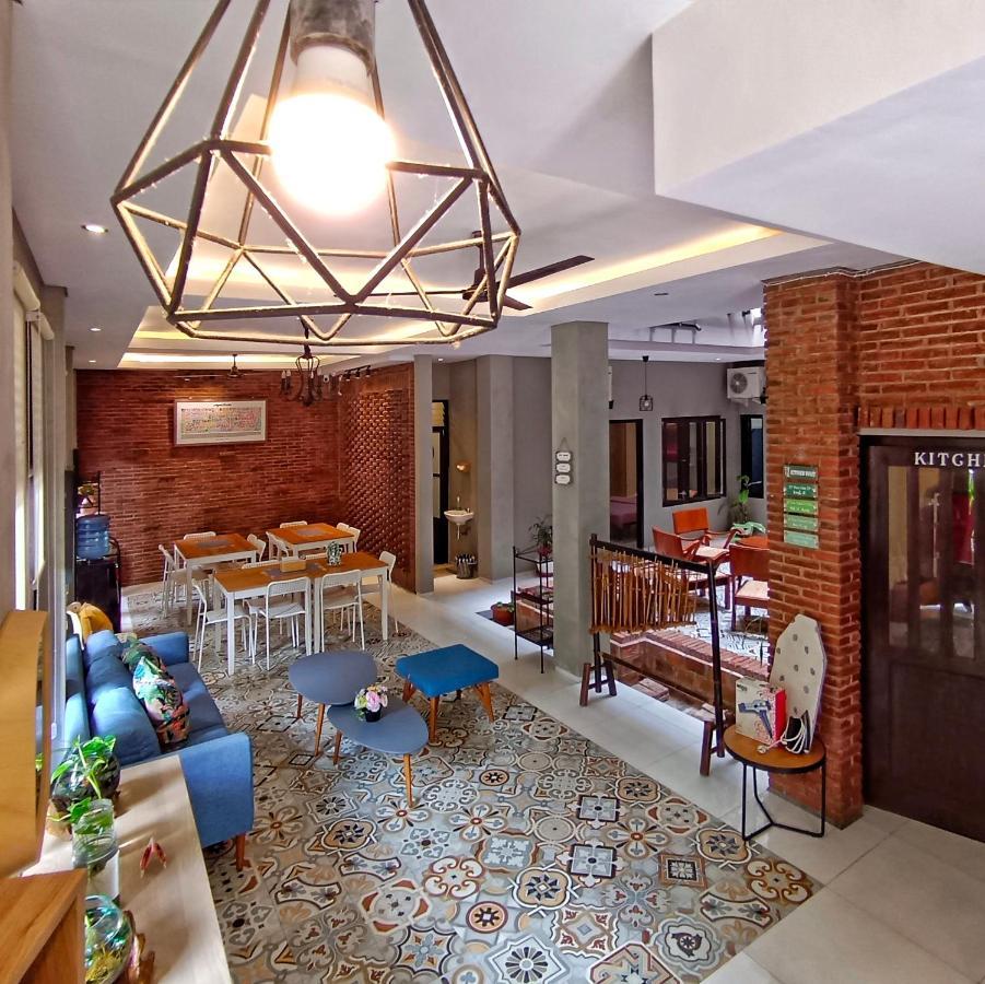 Sabi Guest House - Strategic Family -Married Couples Only- Hostel In Prawirotaman Γιογκιακάρτα Εξωτερικό φωτογραφία