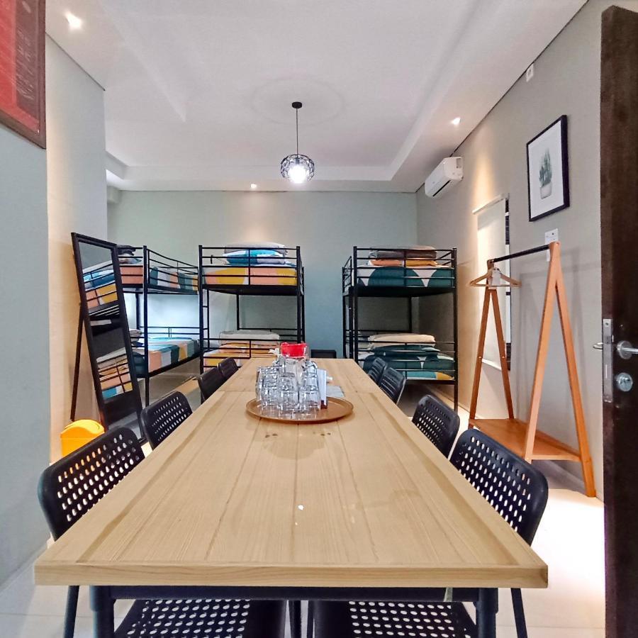 Sabi Guest House - Strategic Family -Married Couples Only- Hostel In Prawirotaman Γιογκιακάρτα Εξωτερικό φωτογραφία