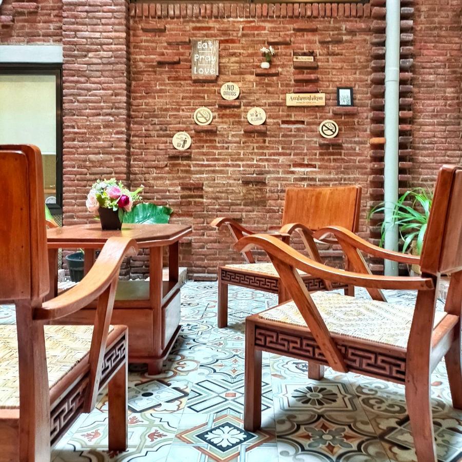 Sabi Guest House - Strategic Family -Married Couples Only- Hostel In Prawirotaman Γιογκιακάρτα Εξωτερικό φωτογραφία